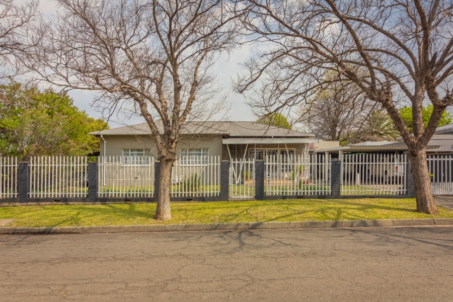 4 Bedroom Property for Sale in Kroonheuwel Free State